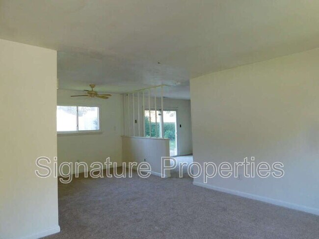 Building Photo - 3825 Annie Ln