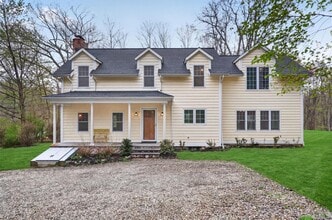 Building Photo - 955 Peach Lake Rd