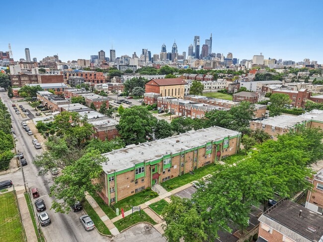 Building Photo - Marshall Square Apartments
