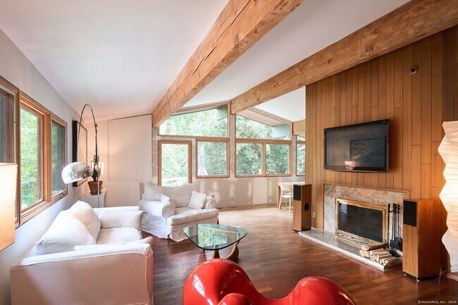 Foto del edificio - 8 Hickory Ledge