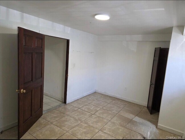 Foto del edificio - 1729 Barnes Ave