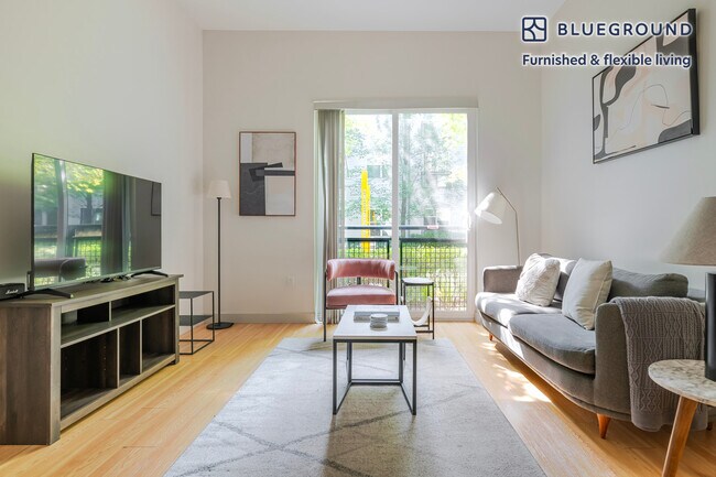 Foto del edificio - 320 D St