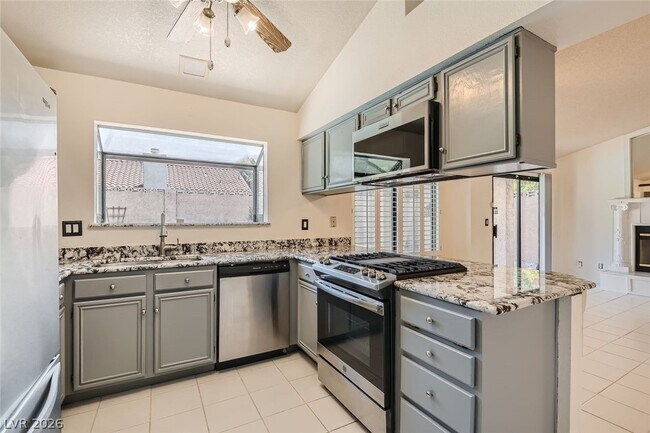 Foto del edificio - 1779 Yellowwood Dr