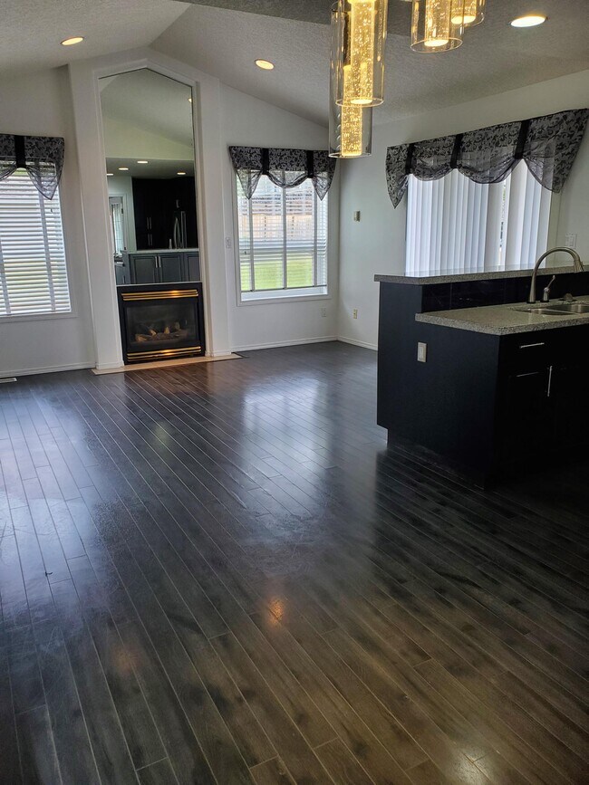 Photo du bâtiment - 6733-3006733 Checkley Rd