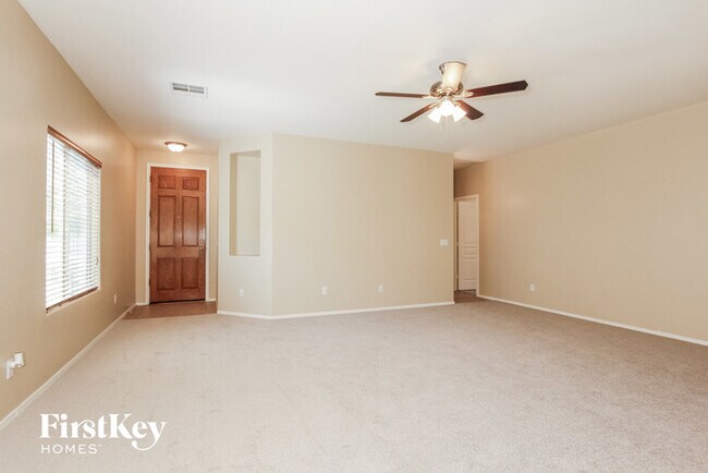 Foto del edificio - 265 E Dry Creek Rd