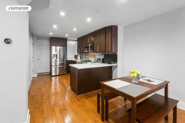 Foto del edificio - 1395 Herkimer St