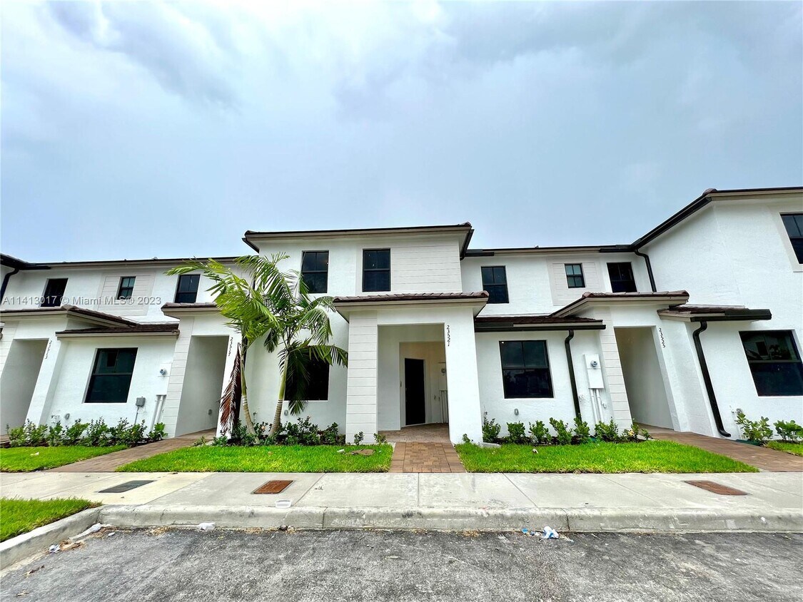 Primary Photo - 23521 SW 127th Pl