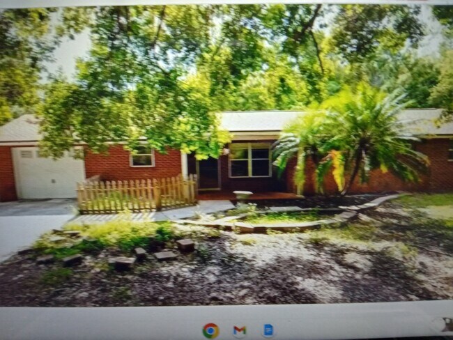 Foto del edificio - 250 Meadows Dr