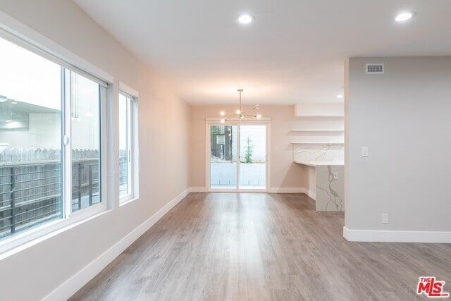 Building Photo - 925 N San Vicente Blvd