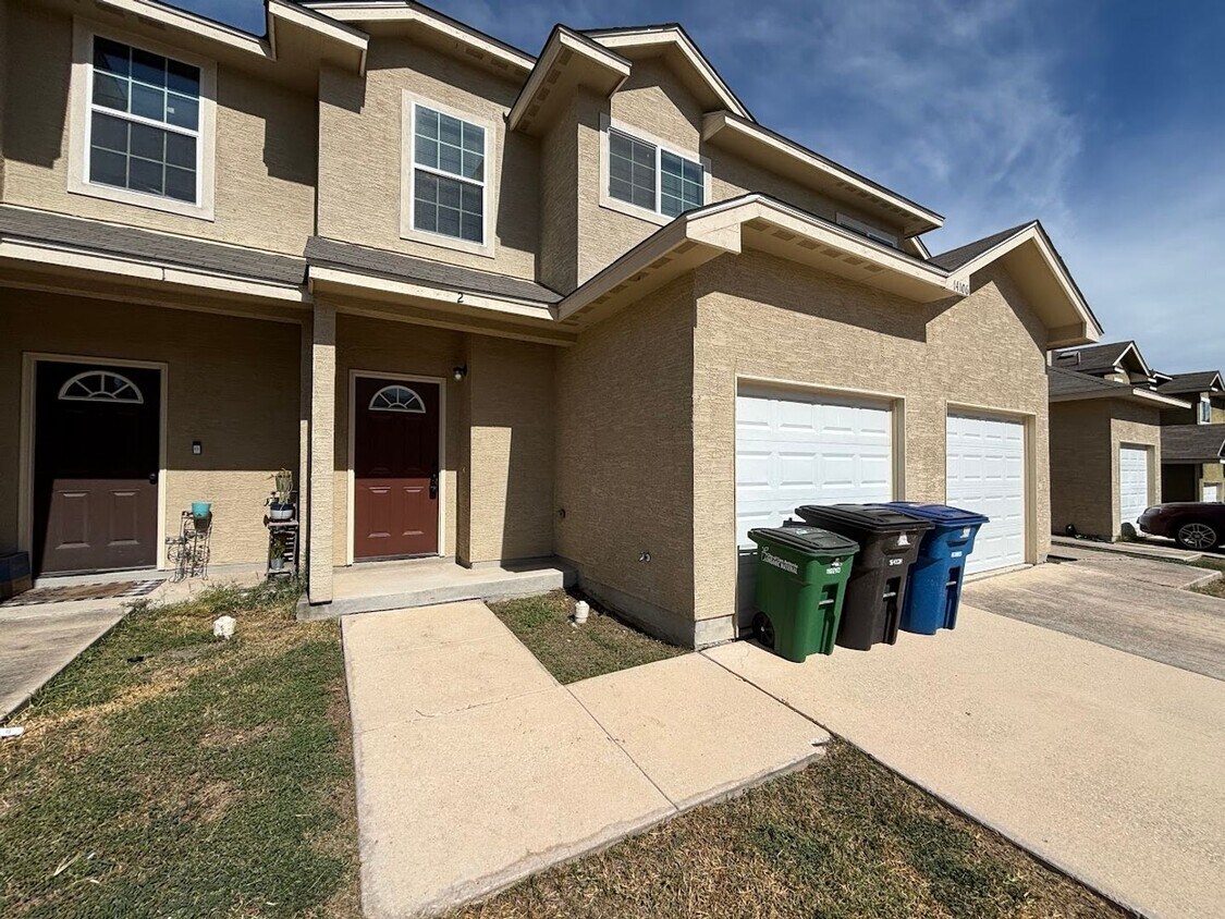 Primary Photo - Spacious 3-Bedroom, 2 Bath, 1 Car Garage. ...