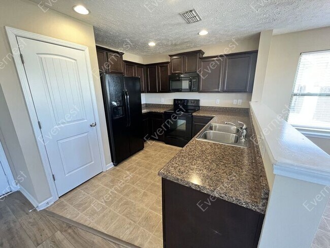Building Photo - 416 Birdstone Dr