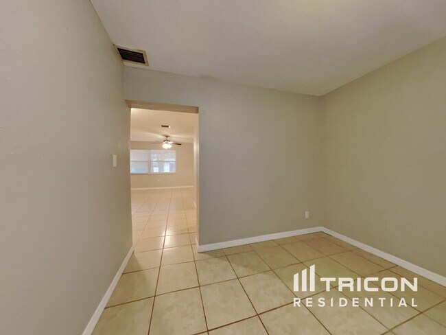 Foto del edificio - 1430 Thames Ln