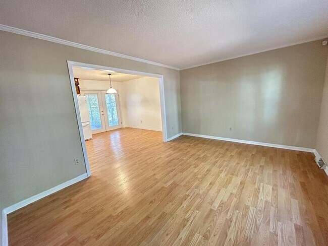 Foto del edificio - 114 Lynwood Ct