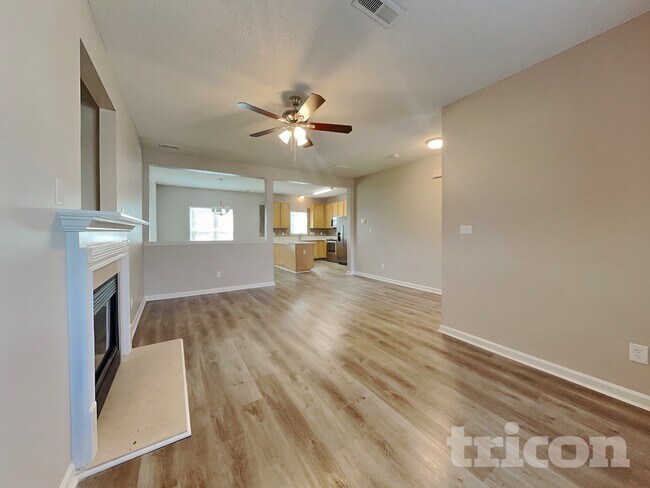 Foto del edificio - 7021 Paint Rock Ln