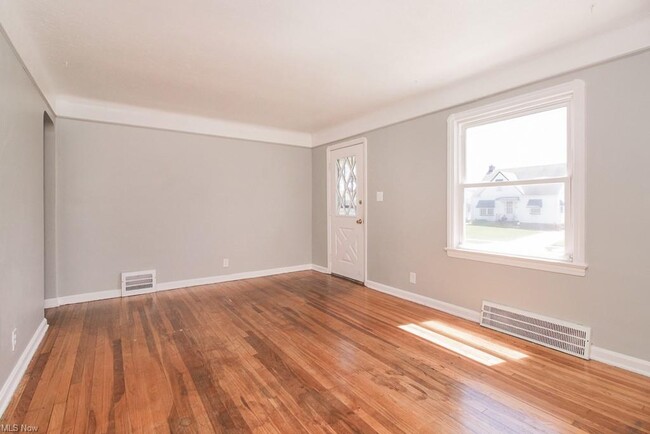 Building Photo - 6502 Kenneth Ave