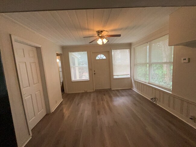 Foto del edificio - 1409 S Westmoreland Dr
