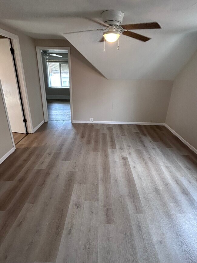 Foto del edificio - 819 W 27th St