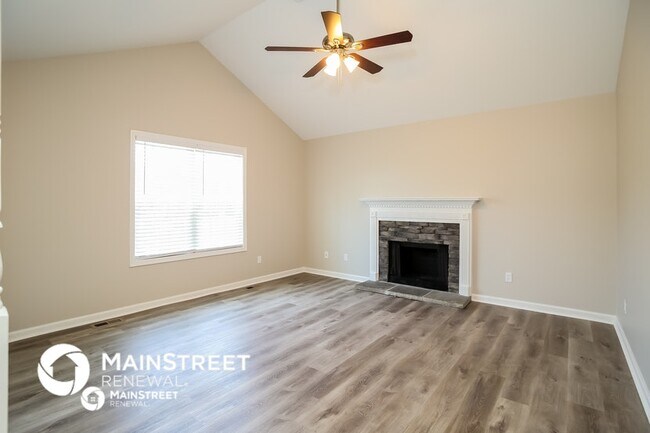 Building Photo - 83 Greatwood Dr