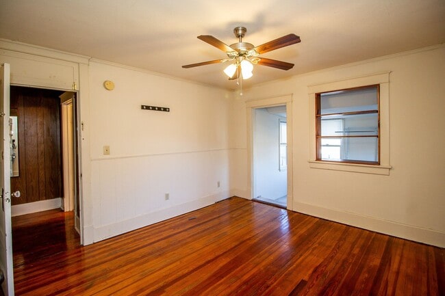 Foto del edificio - 1107-1109 E Walnut