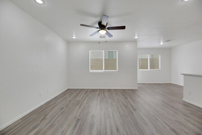 Foto del edificio - Rehabbed 3 Bedroom Rhodes Ranch Beauty!