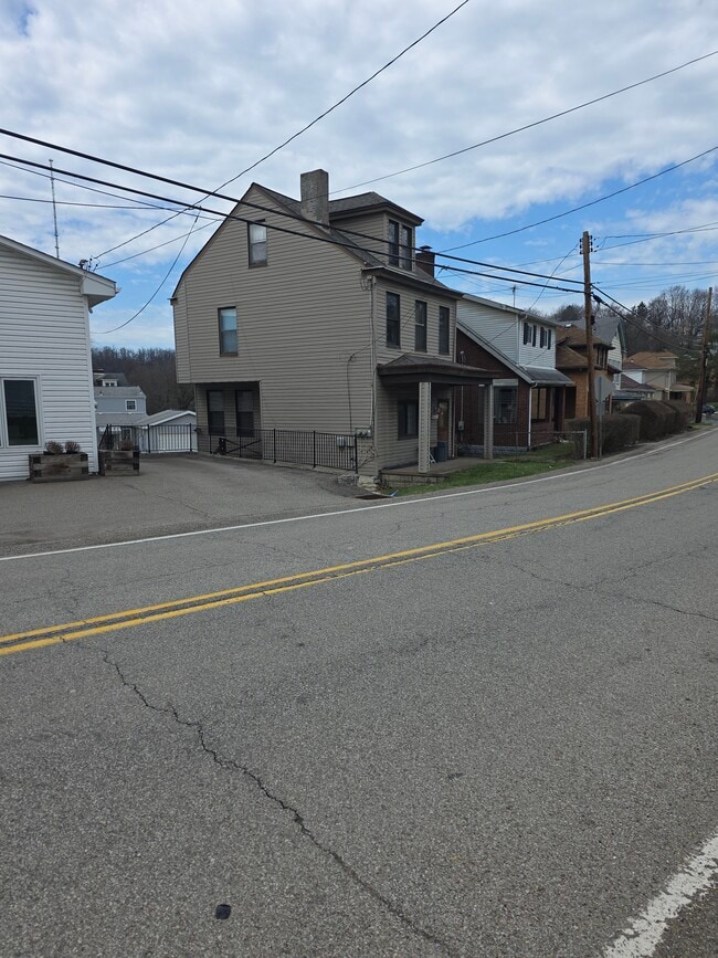 Photo - 2411 Mount Troy Rd Apartments