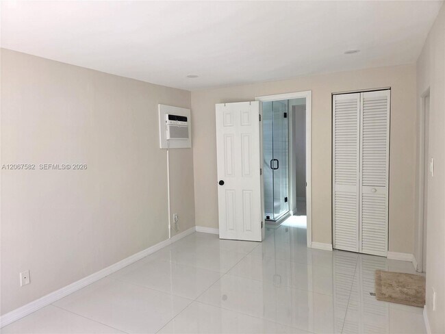 Foto del edificio - 4319 Tyler St