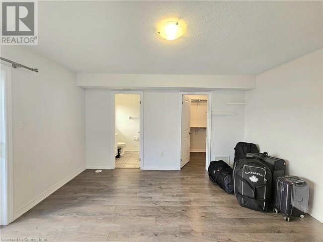 Photo du bâtiment - 98 Hibiscus Ln