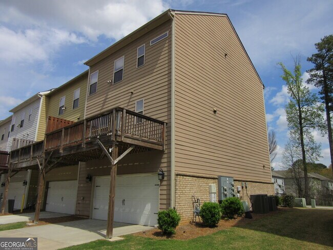 Foto del edificio - 2660 Village Pl Dr