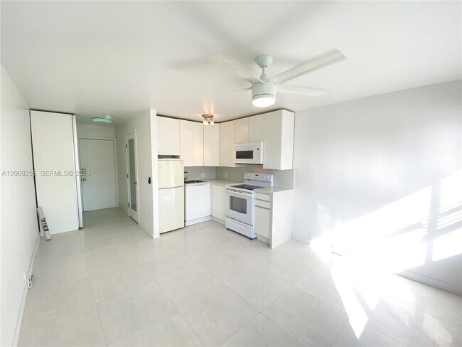 Foto del edificio - 6484 Indian Creek Dr