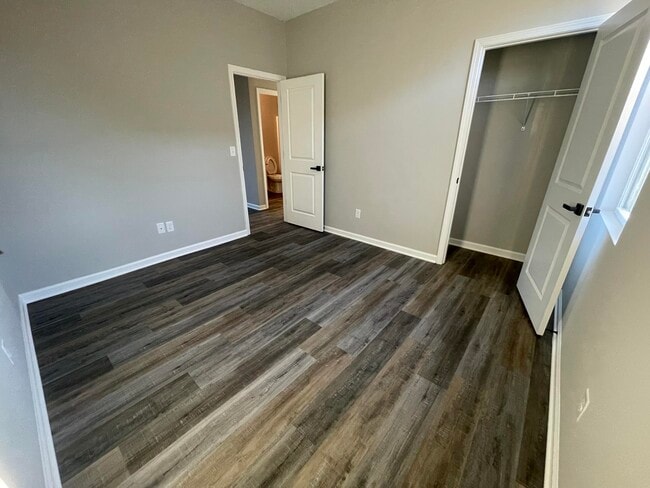 Building Photo - 104 Sidewinder Dr