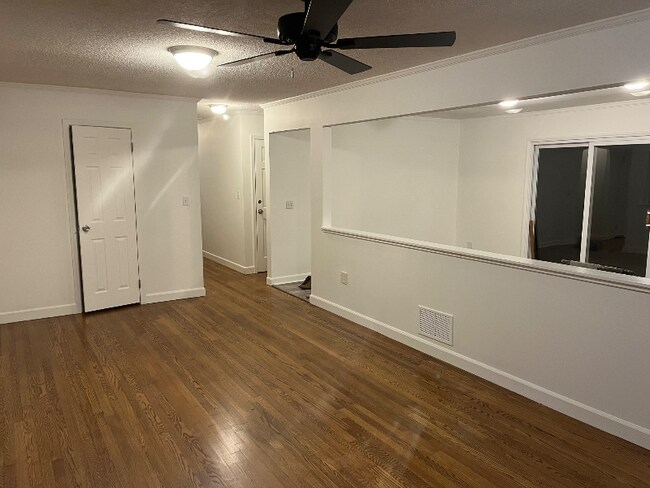 Building Photo - 512 Andrew Pickens Dr