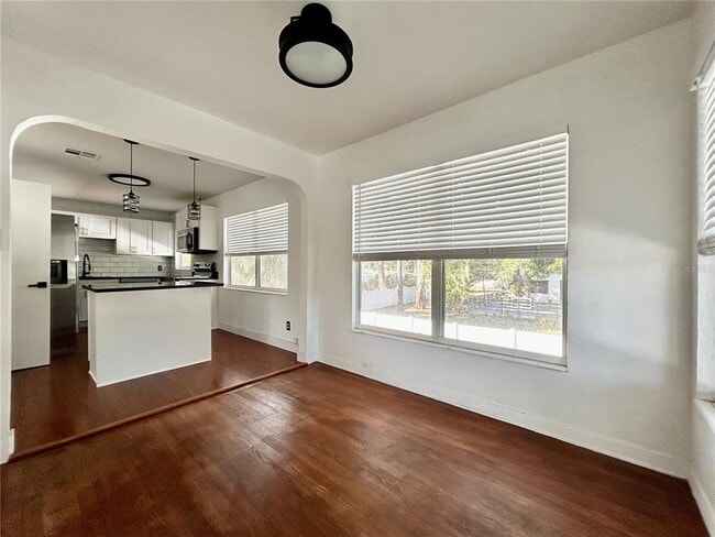 Building Photo - 5521 Gulfport Blvd S