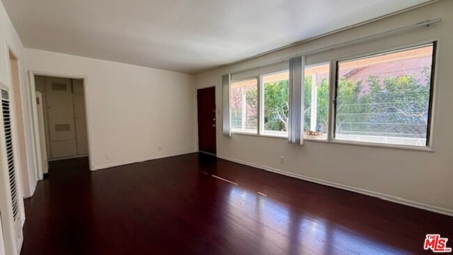 Foto del edificio - 1254 Smithwood Dr