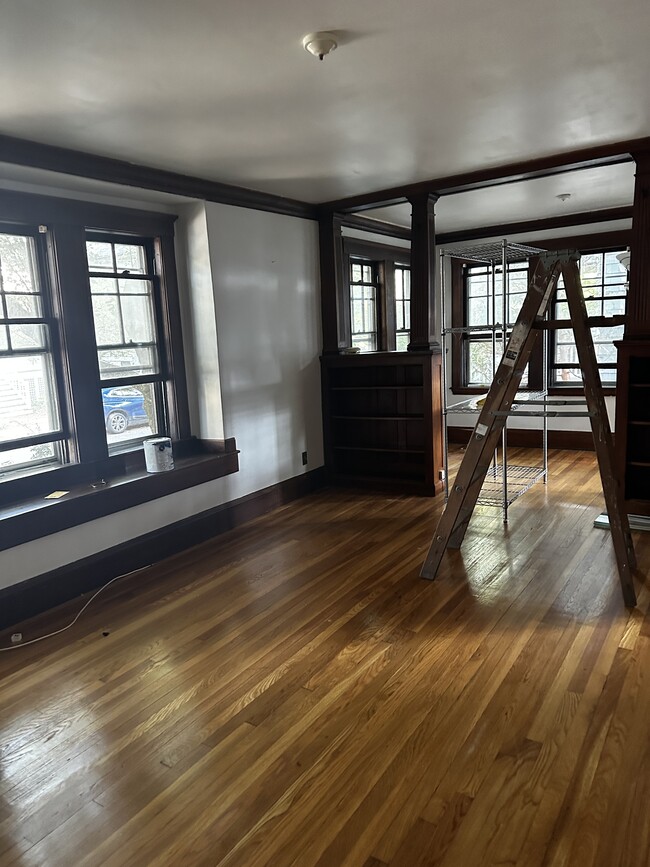 Building Photo - 142 Larch Rd