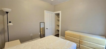 Building Photo - 17 Frank St