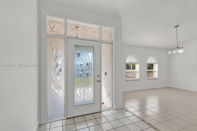 Foto del edificio - 1321 SE Airoso Blvd