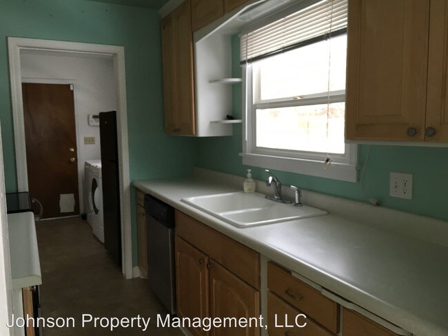 Building Photo - 2 br, 1 bath Apartment - 716 W. 15th Ave.