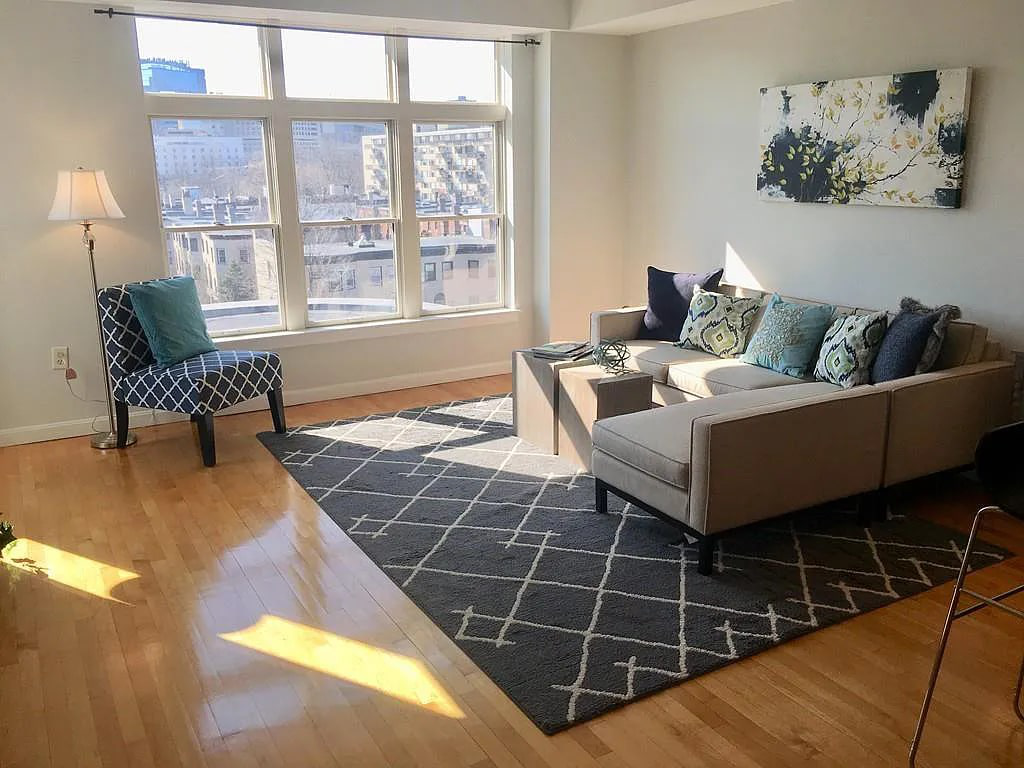 Foto principal - 910 Beacon St