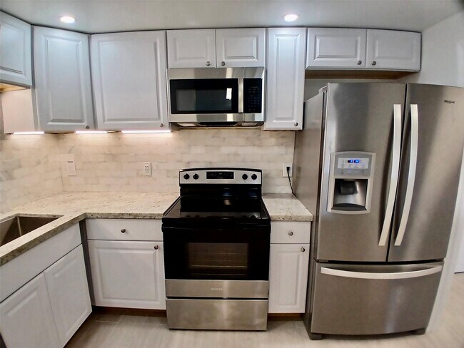 Foto del edificio - 4164 Inverrary Dr