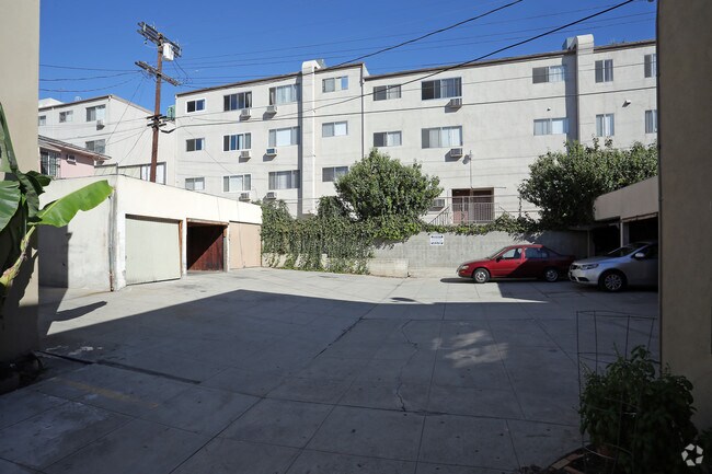 Building Photo - 2881 W 7th St