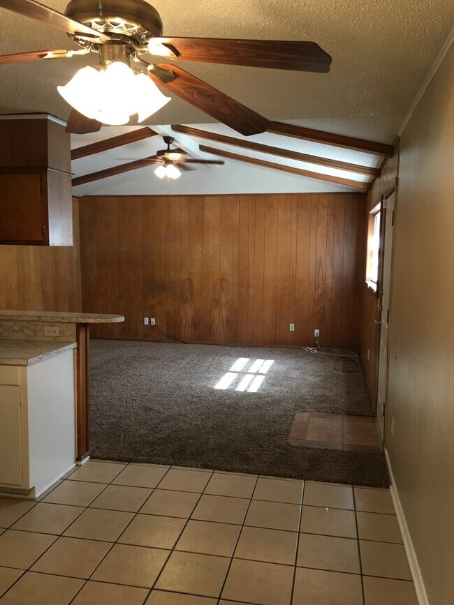 Building Photo - Great Three Bedroom On Corner Lot - Plainview