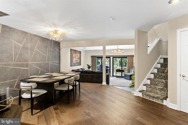 Building Photo - 962 Chanticleer