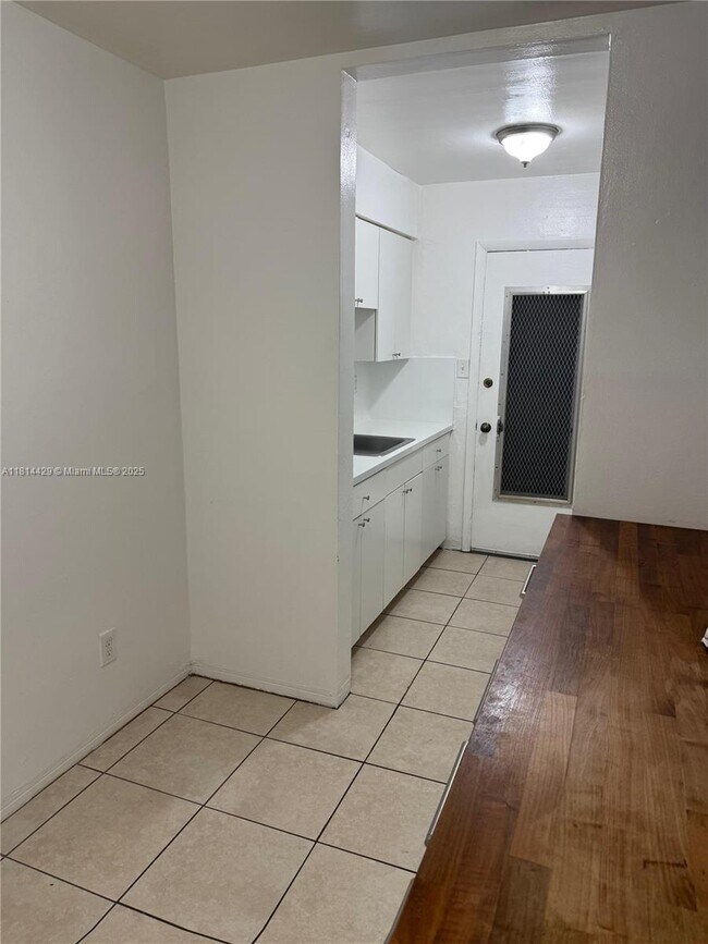 Foto del edificio - 16851 NE 18th Ave