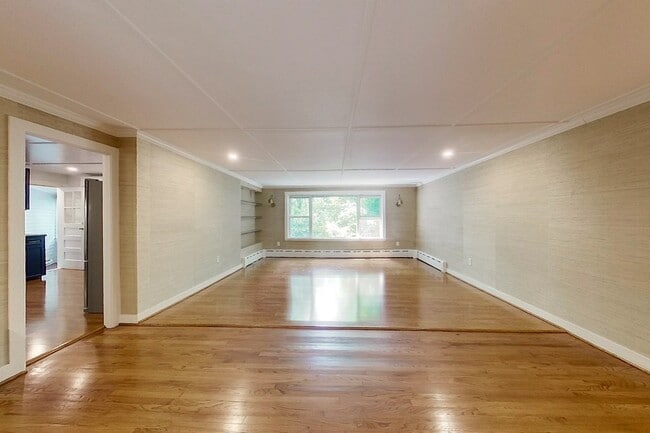 Building Photo - 4 Harrison Ln