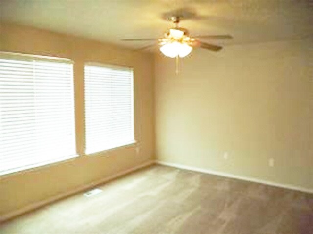 Foto del edificio - 16714 Bayou Way