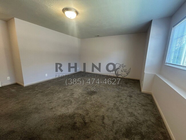 Building Photo - 370 W 4900 S