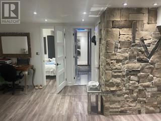 Photo principale - 70-70 Plunkett Rd
