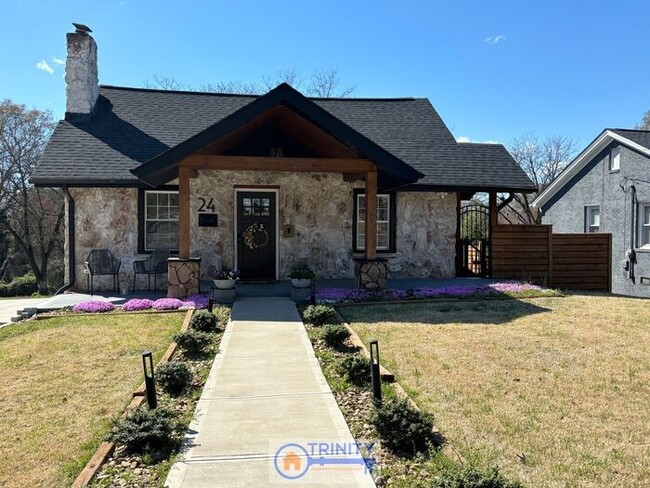 Foto del edificio - Rare Gem On Old Augusta Road! 3 Bed, 3 Bat...