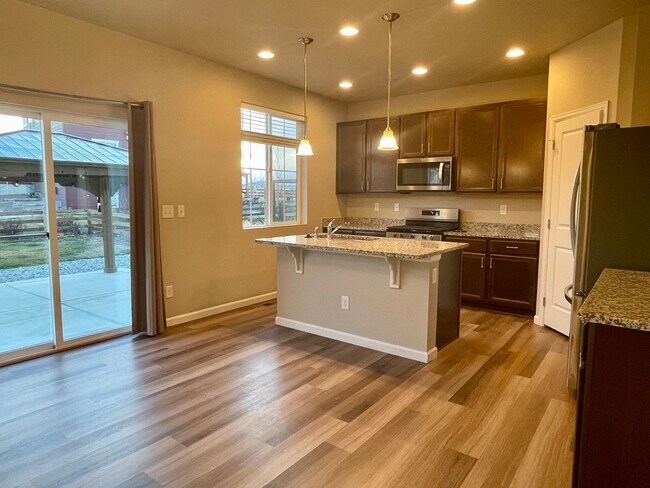 Foto del edificio - Beauitful home in Morgan Hill! Avail. Now!