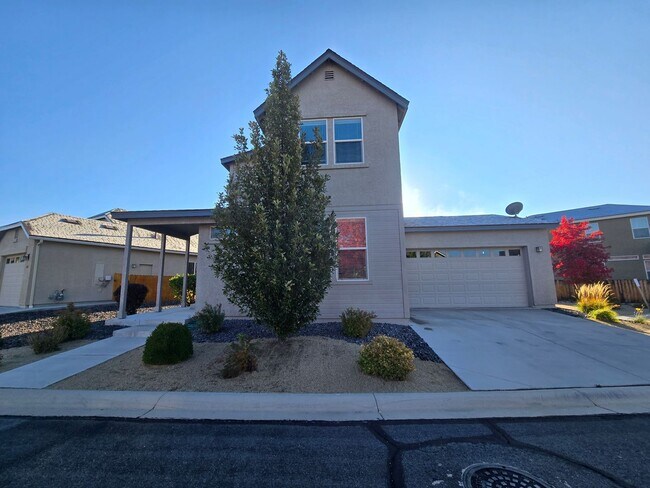 Building Photo - Fabulous home in a gated community with over 1500 sq ft, open floor plan, 3 bed, 2.5 bath